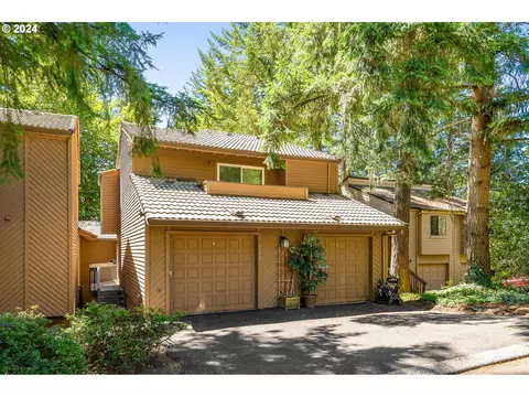 220 Cervantes #C, Lake Oswego, OR 97035