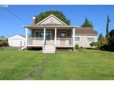 2352 Chester St, North Bend, OR 97459