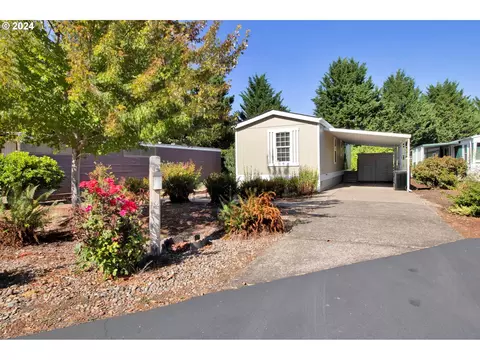 4800 Barger Dr #58, Eugene, OR 97402