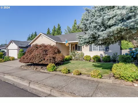361 NW Country Ct, Mcminnville, OR 97128
