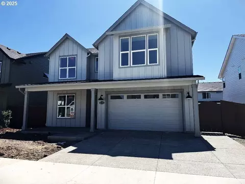 215 SW 18th Ave, Canby, OR 97013