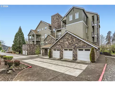 11543 SE Hawk Ledge Ln, Happy Valley, OR 97086