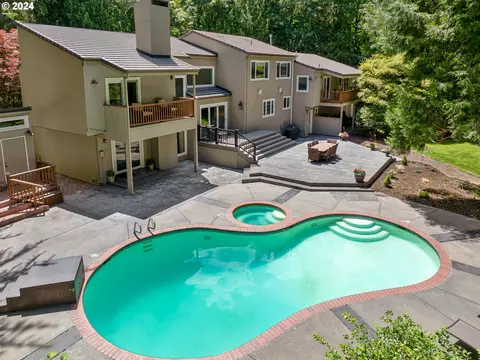 761 SW Ashdown Cir, West Linn, OR 97068