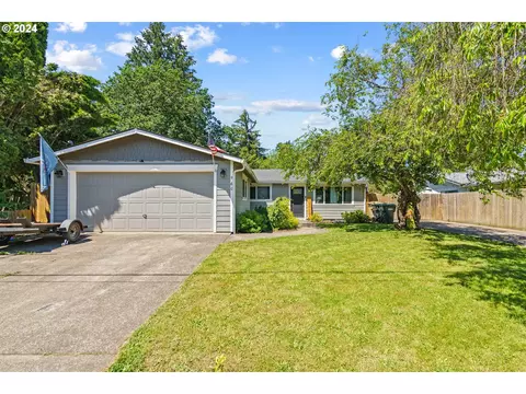 960 Poplar St, Sweet Home, OR 97386