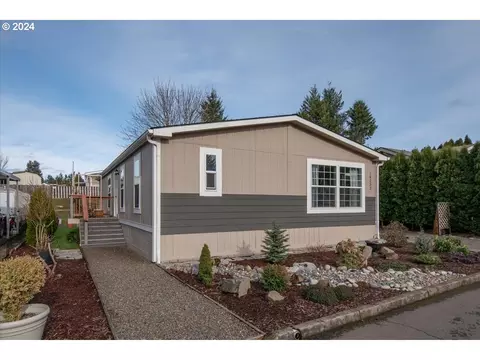 18232 S Treetop Dr #138, Oregon City, OR 97045