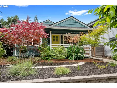 3124 SE Woodward St, Portland, OR 97202