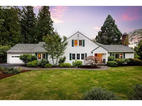 6780 SW Canyon Dr, Portland, OR 97225
