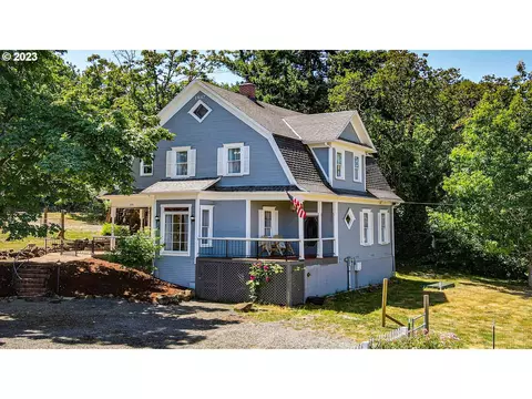 370 C St, Scotts Mills, OR 97375