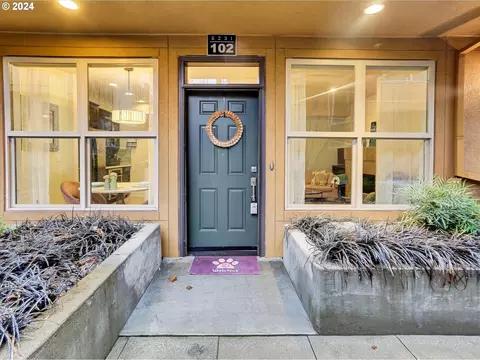 6231 NE Carillion Dr #102, Hillsboro, OR 97124