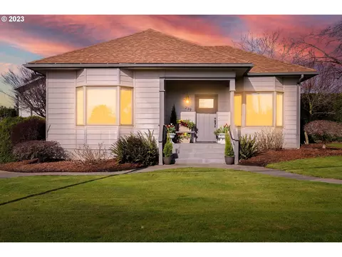 239 S Center St, Sublimity, OR 97385