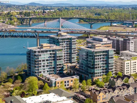 1900 S River Dr #N404, Portland, OR 97201