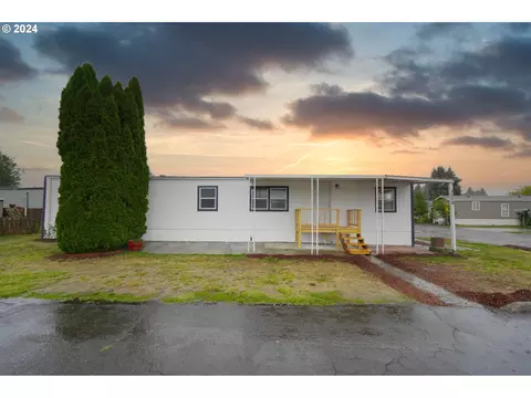 3578 Ash St, Hubbard, OR 97032