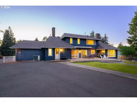 461 Thora Circle Dr, Winchester, OR 97495
