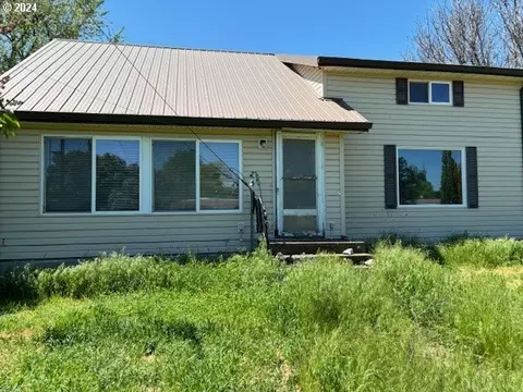 130 Morrison St, Adams, OR 97810