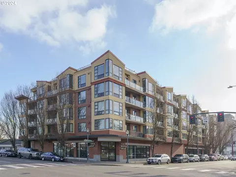 1620 NE Broadway St #416, Portland, OR 97232