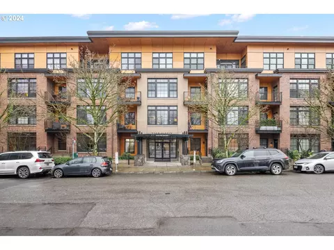 2350 NW Savier St #B336, Portland, OR 97210