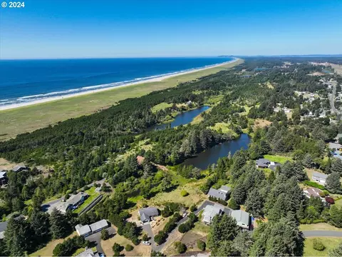 Manion Dr, Warrenton, OR 97146