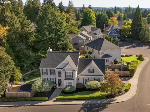 10252 SW Picks Ct, Portland, OR 97224