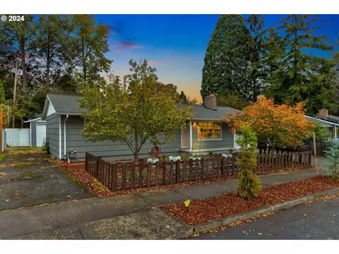 14205 SE Salmon St, Portland, OR 97233