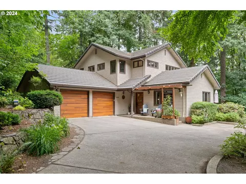 10610 SW Inverness Ct, Portland, OR 97219