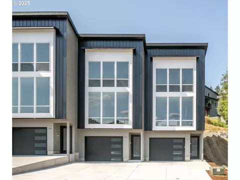 2415 N R St, Washougal, WA 98671