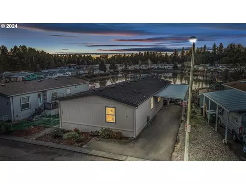 10400 SE Cook Ct # 165, Milwaukie, OR 97222