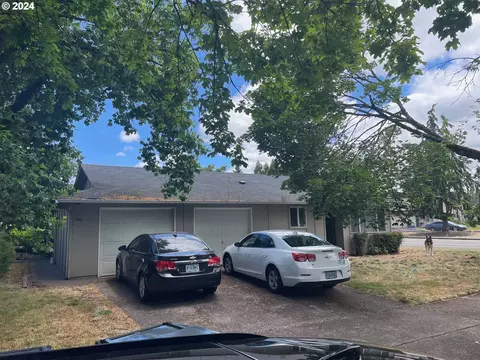 997 Cloverleaf, Springfield, OR 97477