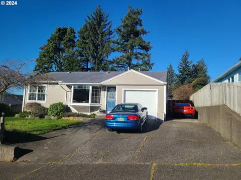 1746 Juniper Ave, Coos Bay, OR 97420