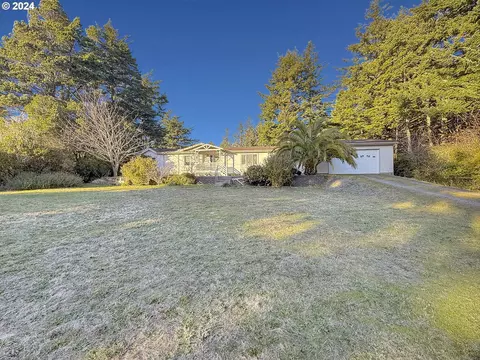 47207 Lakes End Dr, Langlois, OR 97450