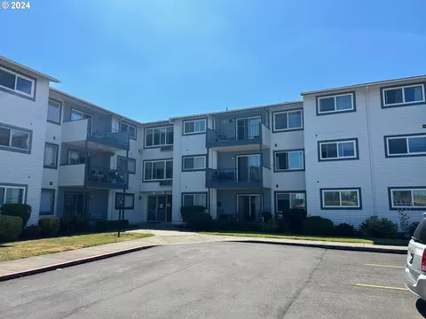 950 Evergreen Rd #304, Woodburn, OR 97071