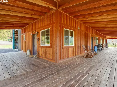 42361 Upper Berlin Dr, Lebanon, OR 97355