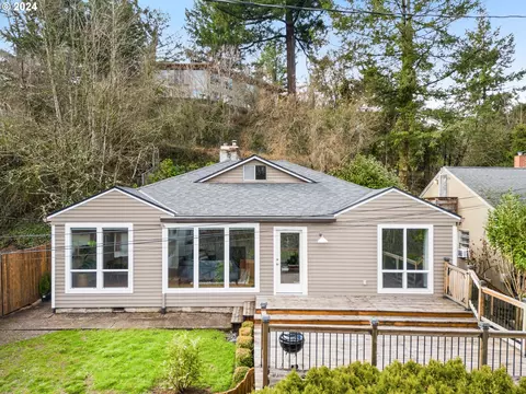3025 SW 11th Ave, Portland, OR 97239