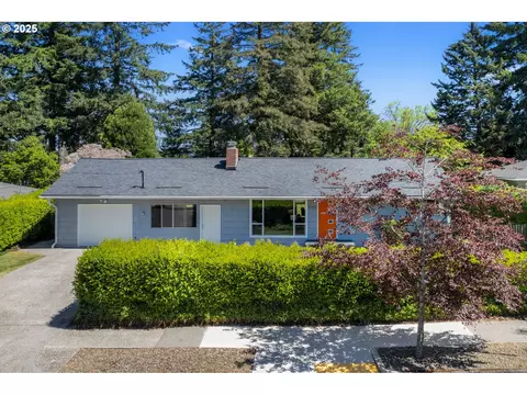 2006 NE 138th Pl, Portland, OR 97230