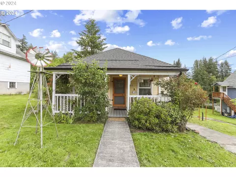 667 NE Spring St, Clatskanie, OR 97016