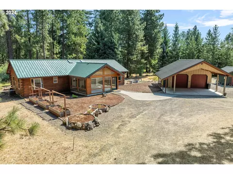 3 Pacific Crest Rd, Trout Lake, WA 98650