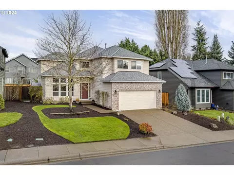 17949 NW Dustin Ln, Beaverton, OR 97006
