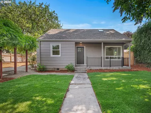 1930 3rd St, Columbia City, OR 97018