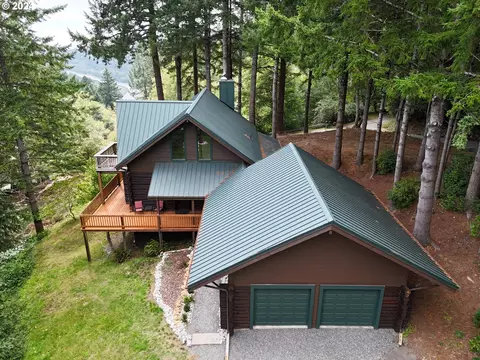 17225 Mountain Dr, Brookings, OR 97415
