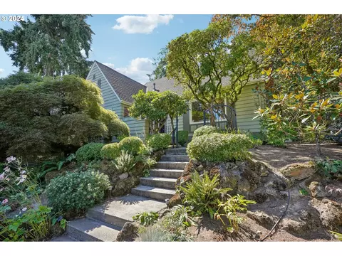 906 SW Chestnut St, Portland, OR 97219