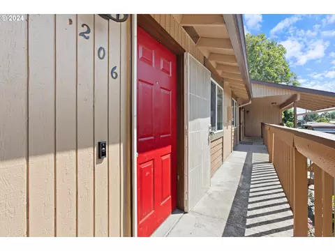 3404 19th Ave #206, Forest Grove, OR 97116