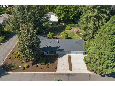 7665 SW Fir St, Portland, OR 97223