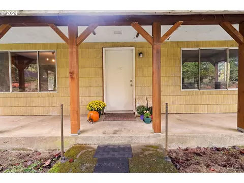 92643 Fernhill Rd, Astoria, OR 97103