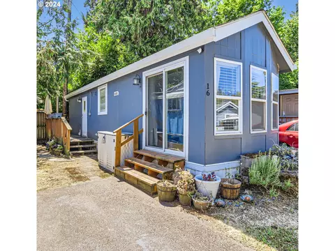 7120 NE Lombard St #16, Portland, OR 97218