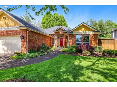 1368 Wimbledon Pl, Springfield, OR 97477
