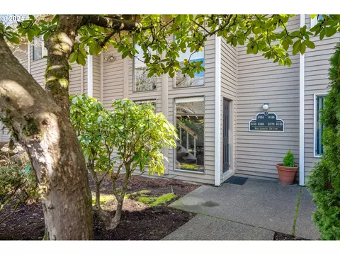 8160 SW Mariners Dr, Wilsonville, OR 97070
