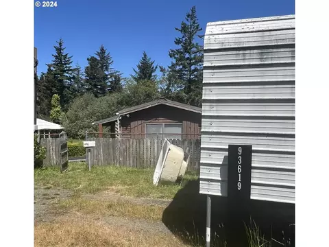 93619 Deer Haven Ln, North Bend, OR 97459