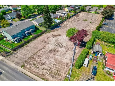 2445 Market St, Salem, OR 97301