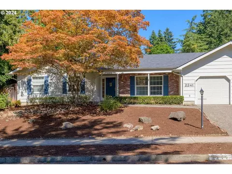 2241 Brittany St, Eugene, OR 97405