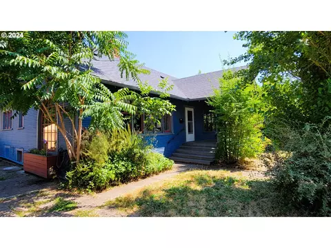 316 N 9th St, Cottage Grove, OR 97424