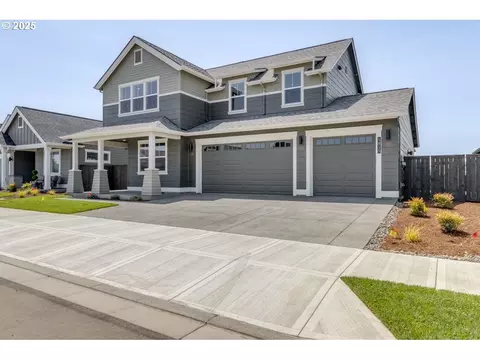 1815 S Maple St, Canby, OR 97013